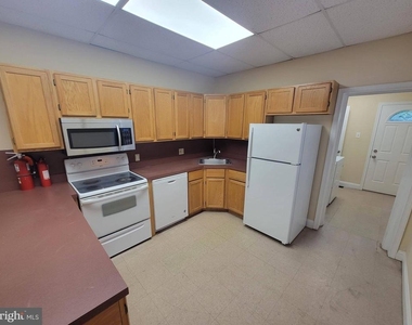 4034 Locust Street - Photo Thumbnail 4