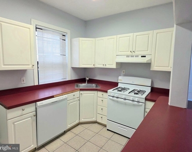 3913 Baltimore Avenue - Photo Thumbnail 4