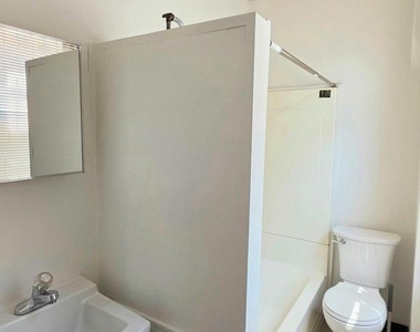3913 Baltimore Avenue - Photo Thumbnail 5