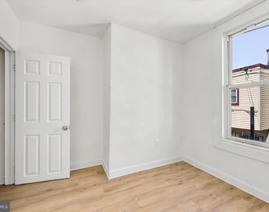 2046 S Norwood Street - Photo Thumbnail 12
