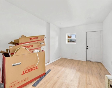 2046 S Norwood Street - Photo Thumbnail 8