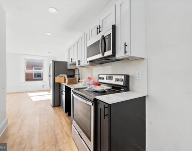 2046 S Norwood Street - Photo Thumbnail 5