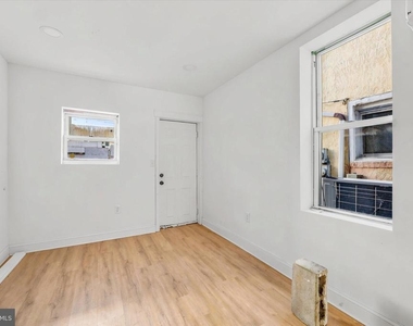 2046 S Norwood Street - Photo Thumbnail 9