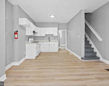 510 E Willard Street - Photo Thumbnail 5