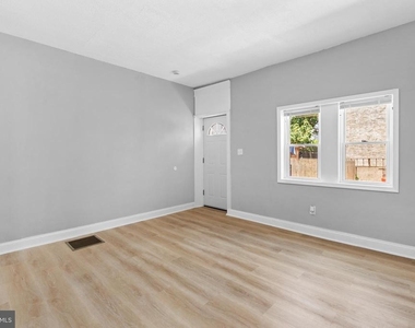 510 E Willard Street - Photo Thumbnail 4