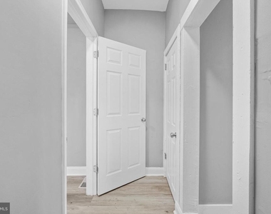 510 E Willard Street - Photo Thumbnail 12