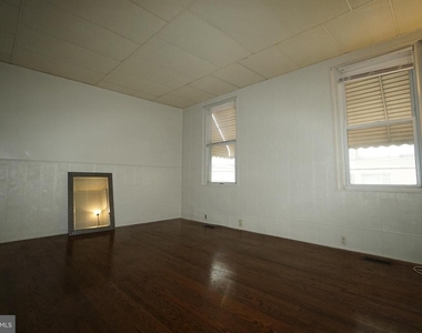 2550 E Somerset Street - Photo Thumbnail 3