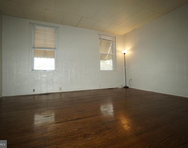 2550 E Somerset Street - Photo Thumbnail 2