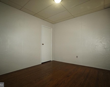 2550 E Somerset Street - Photo Thumbnail 5