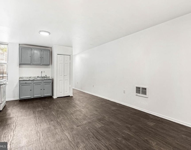 3316 Kensington Avenue - Photo Thumbnail 4