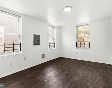 3316 Kensington Avenue - Photo Thumbnail 8