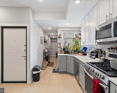 2110 W Master Street - Photo Thumbnail 3