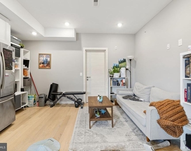 2110 W Master Street - Photo Thumbnail 5