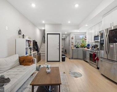 2110 W Master Street - Photo Thumbnail 6