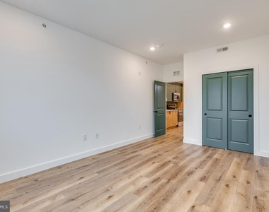 2360 N 6th Street - Photo Thumbnail 8