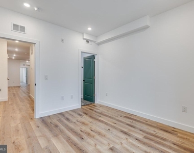 2360 N 6th Street - Photo Thumbnail 6