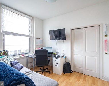 427 Monroe Street - Photo Thumbnail 7