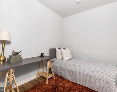 5542 Ridge Avenue - Photo Thumbnail 10