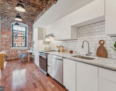 1801 N Howard Street - Photo Thumbnail 5