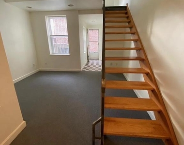 702 N 2nd Street - Photo Thumbnail 5