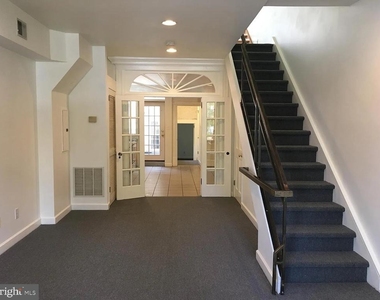 702 N 2nd Street - Photo Thumbnail 2
