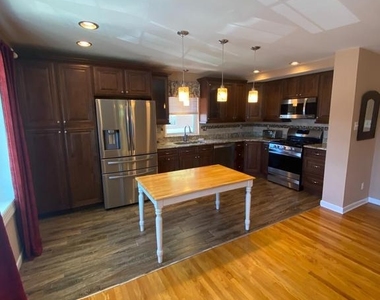 10860 Parlin Terrace - Photo Thumbnail 8