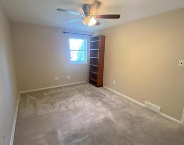 10860 Parlin Terrace - Photo Thumbnail 18