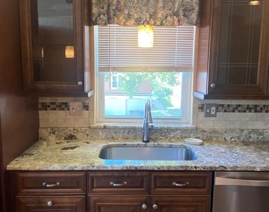 10860 Parlin Terrace - Photo Thumbnail 11