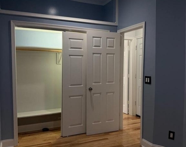 851 E Ontario Street - Photo Thumbnail 12