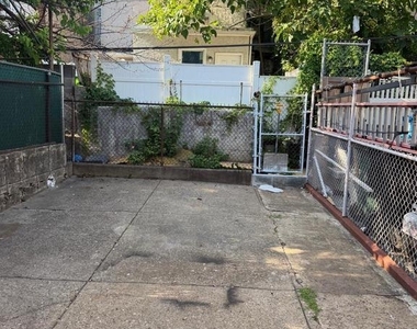 851 E Ontario Street - Photo Thumbnail 15