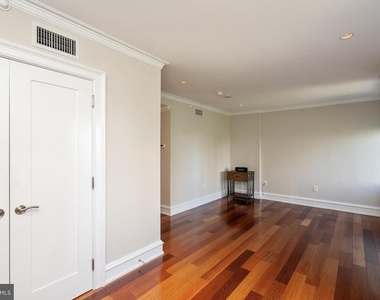 219 S 18th Street - Photo Thumbnail 15