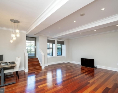 219 S 18th Street - Photo Thumbnail 3