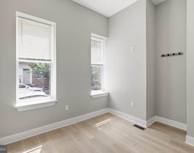 856 N 19th Street - Photo Thumbnail 5