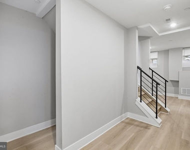 856 N 19th Street - Photo Thumbnail 11