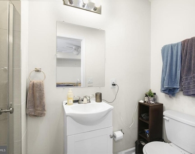 1431 Poplar Street - Photo Thumbnail 16