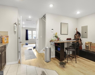 1431 Poplar Street - Photo Thumbnail 3