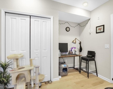 1431 Poplar Street - Photo Thumbnail 9