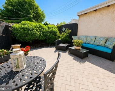 4323 Dexter Street - Photo Thumbnail 7