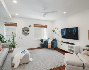 159 E Allen Street - Photo Thumbnail 5