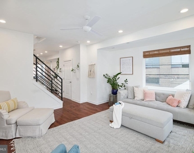 159 E Allen Street - Photo Thumbnail 8
