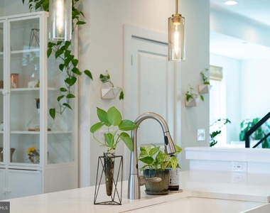 159 E Allen Street - Photo Thumbnail 16