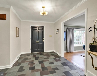 1424 Center Road - Photo Thumbnail 5