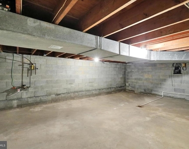 1424 Center Road - Photo Thumbnail 32