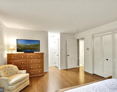 1424 Center Road - Photo Thumbnail 28