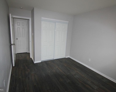 9 Thomas Road - Photo Thumbnail 1