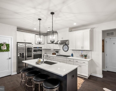 103 Segel Drive - Photo Thumbnail 5