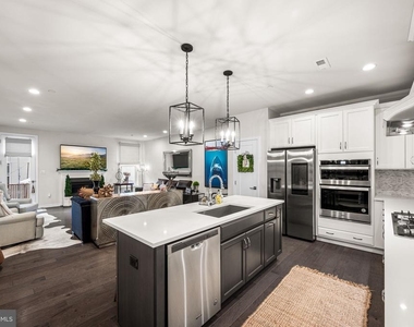 103 Segel Drive - Photo Thumbnail 9