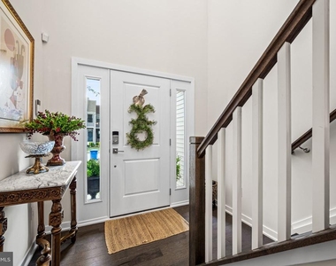 103 Segel Drive - Photo Thumbnail 3