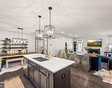 103 Segel Drive - Photo Thumbnail 10