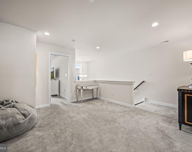 103 Segel Drive - Photo Thumbnail 19